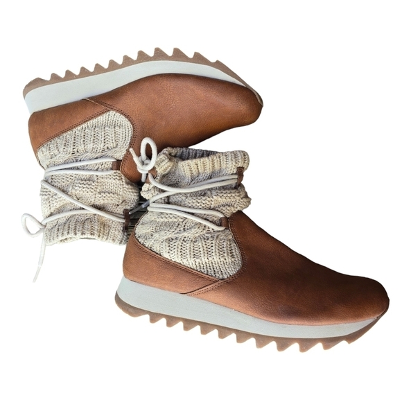 Merrell Alpine Booties, Size 10 - Picture 6 of 8